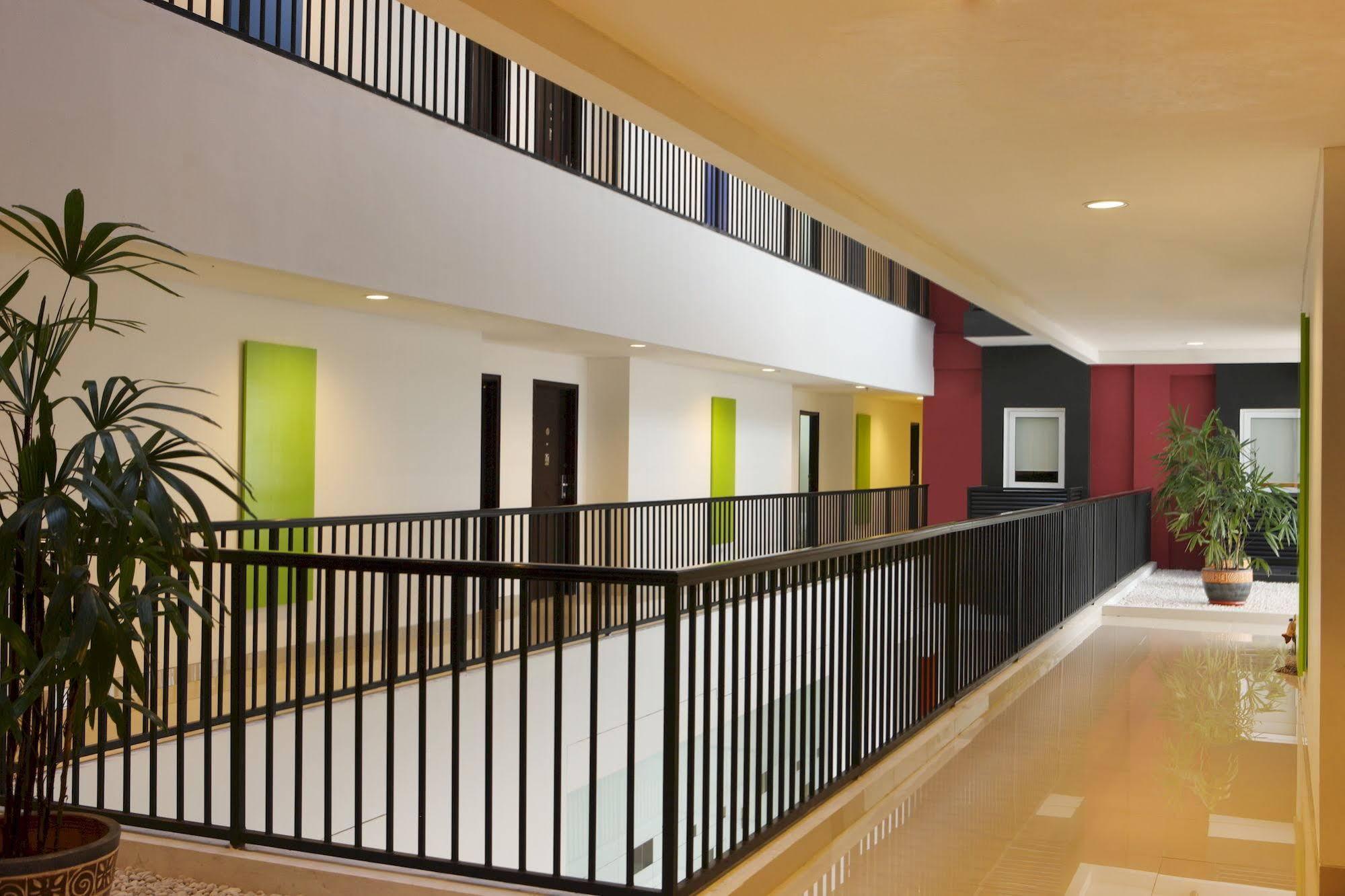 Amaris Hotel Malang Exterior foto